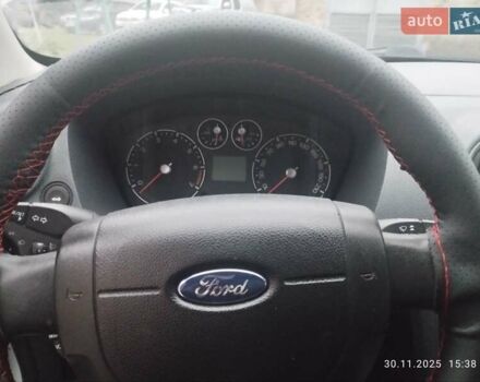 Білий Форд Фьюжен, об'ємом двигуна 1.6 л та пробігом 184 тис. км за 6300 $, фото 4 на Automoto.ua