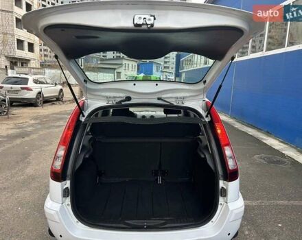 Белый Форд Фьюжн, объемом двигателя 1.6 л и пробегом 130 тыс. км за 5700 $, фото 9 на Automoto.ua