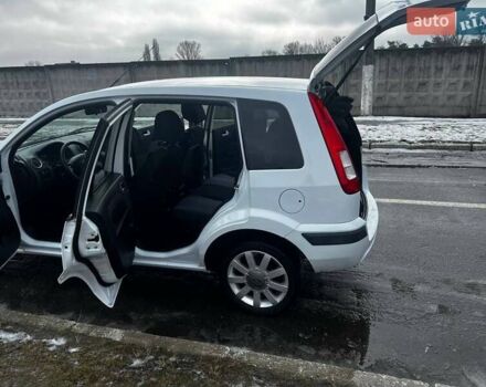 Білий Форд Фьюжен, об'ємом двигуна 1.6 л та пробігом 156 тис. км за 6600 $, фото 42 на Automoto.ua