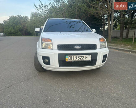 Белый Форд Фьюжн, объемом двигателя 1.39 л и пробегом 201 тыс. км за 5500 $, фото 1 на Automoto.ua