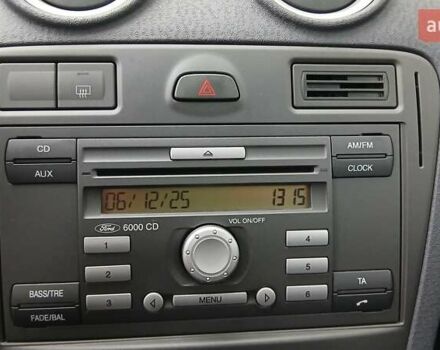 Білий Форд Фьюжен, об'ємом двигуна 0 л та пробігом 130 тис. км за 6900 $, фото 12 на Automoto.ua