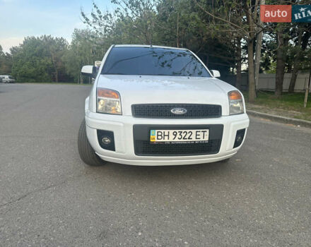 Белый Форд Фьюжн, объемом двигателя 1.39 л и пробегом 201 тыс. км за 5500 $, фото 2 на Automoto.ua