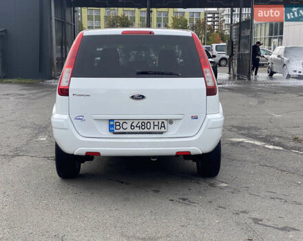 Белый Форд Фьюжн, объемом двигателя 1.39 л и пробегом 164 тыс. км за 5499 $, фото 4 на Automoto.ua