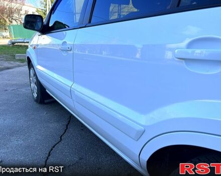 Білий Форд Фьюжен, об'ємом двигуна 14 л та пробігом 148 тис. км за 5700 $, фото 4 на Automoto.ua