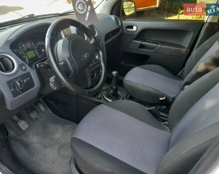 Форд Фьюжн 2012 в Черкассах на Automoto.ua Белый Форд Фьюжн, объемом двигателя 1.4 л и пробегом 155 тыс. км за 5600 $, фото 2 на Automoto.ua