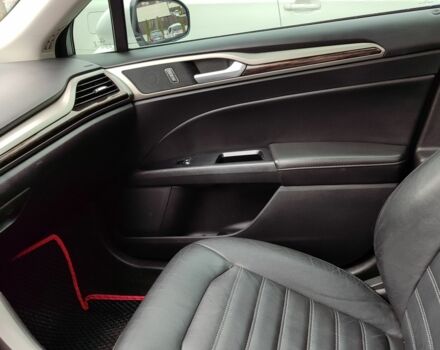 Белый Форд Фьюжн, объемом двигателя 2 л и пробегом 283 тыс. км за 9500 $, фото 7 на Automoto.ua