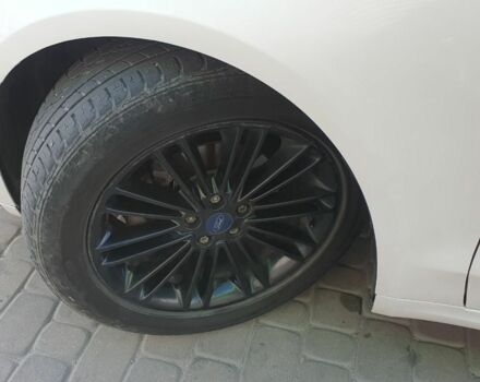 Белый Форд Фьюжн, объемом двигателя 2 л и пробегом 283 тыс. км за 9500 $, фото 15 на Automoto.ua