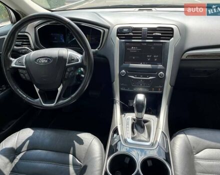 Білий Форд Фьюжен, об'ємом двигуна 2 л та пробігом 168 тис. км за 12300 $, фото 6 на Automoto.ua