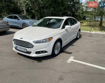 Білий Форд Фьюжен, об'ємом двигуна 2 л та пробігом 168 тис. км за 12300 $, фото 2 на Automoto.ua