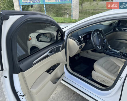 Белый Форд Фьюжн, объемом двигателя 2 л и пробегом 226 тыс. км за 10299 $, фото 7 на Automoto.ua