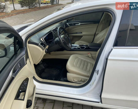 Белый Форд Фьюжн, объемом двигателя 2 л и пробегом 178 тыс. км за 12500 $, фото 10 на Automoto.ua