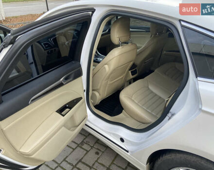 Белый Форд Фьюжн, объемом двигателя 2 л и пробегом 178 тыс. км за 12500 $, фото 11 на Automoto.ua