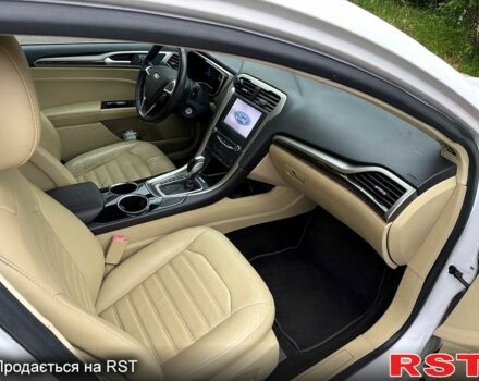 Білий Форд Фьюжен, об'ємом двигуна 2 л та пробігом 178 тис. км за 10299 $, фото 3 на Automoto.ua