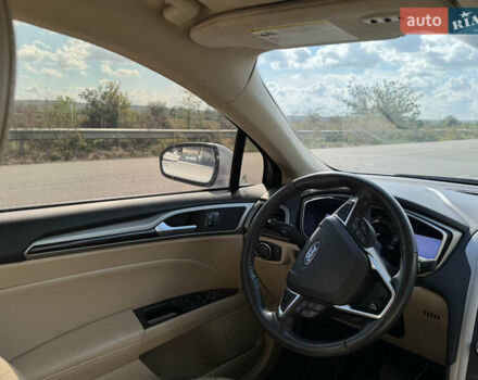 Белый Форд Фьюжн, объемом двигателя 2 л и пробегом 226 тыс. км за 10299 $, фото 12 на Automoto.ua