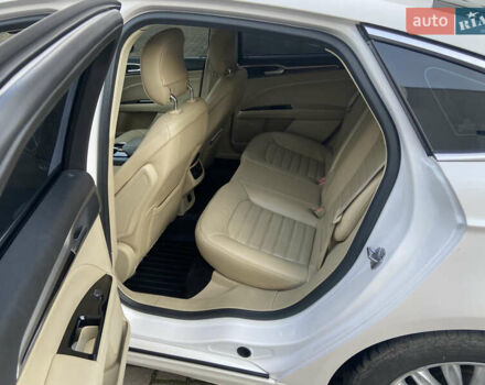 Белый Форд Фьюжн, объемом двигателя 2 л и пробегом 178 тыс. км за 12500 $, фото 12 на Automoto.ua