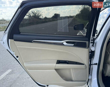 Белый Форд Фьюжн, объемом двигателя 2 л и пробегом 226 тыс. км за 10299 $, фото 9 на Automoto.ua