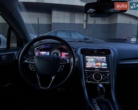 Білий Форд Фьюжен, об'ємом двигуна 2 л та пробігом 195 тис. км за 10690 $, фото 13 на Automoto.ua