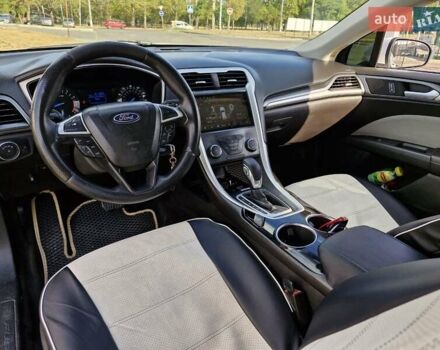 Форд Фьюжн 2013 в Николаеве на Automoto.ua Белый Форд Фьюжн, объемом двигателя 2.49 л и пробегом 181 тыс. км за 9999 $, фото 13 на Automoto.ua