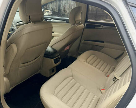 Білий Форд Фьюжен, об'ємом двигуна 2 л та пробігом 200 тис. км за 10500 $, фото 9 на Automoto.ua