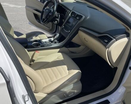Белый Форд Фьюжн, объемом двигателя 2 л и пробегом 220 тыс. км за 11500 $, фото 6 на Automoto.ua