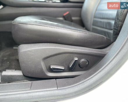 Белый Форд Фьюжн, объемом двигателя 2 л и пробегом 170 тыс. км за 10950 $, фото 7 на Automoto.ua