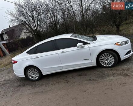 Белый Форд Фьюжн, объемом двигателя 2 л и пробегом 199 тыс. км за 13000 $, фото 2 на Automoto.ua