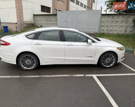 Белый Форд Фьюжн, объемом двигателя 2 л и пробегом 177 тыс. км за 11500 $, фото 6 на Automoto.ua