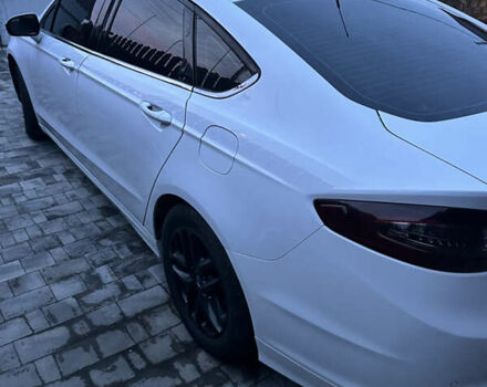 Форд Фьюжн 2013 в Ровно на Automoto.ua Белый Форд Фьюжн, объемом двигателя 1.6 л и пробегом 179 тыс. км за 8300 $, фото 2 на Automoto.ua