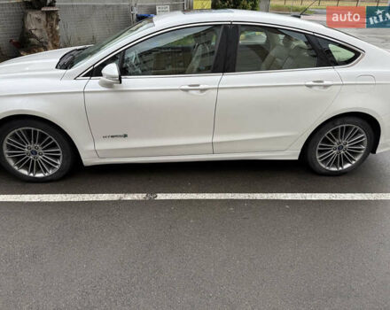 Белый Форд Фьюжн, объемом двигателя 2 л и пробегом 177 тыс. км за 11500 $, фото 4 на Automoto.ua