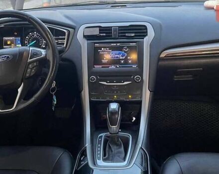 Білий Форд Фьюжен, об'ємом двигуна 2 л та пробігом 220 тис. км за 9300 $, фото 7 на Automoto.ua