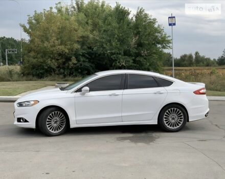 Белый Форд Фьюжн, объемом двигателя 2 л и пробегом 255 тыс. км за 10000 $, фото 3 на Automoto.ua