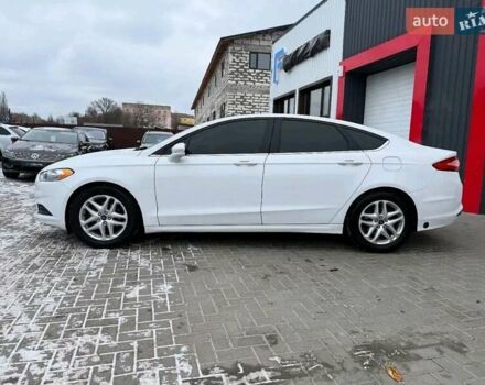 Білий Форд Фьюжен, об'ємом двигуна 2.5 л та пробігом 284 тис. км за 9600 $, фото 1 на Automoto.ua