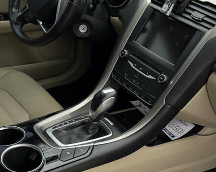 Белый Форд Фьюжн, объемом двигателя 2 л и пробегом 220 тыс. км за 11700 $, фото 10 на Automoto.ua