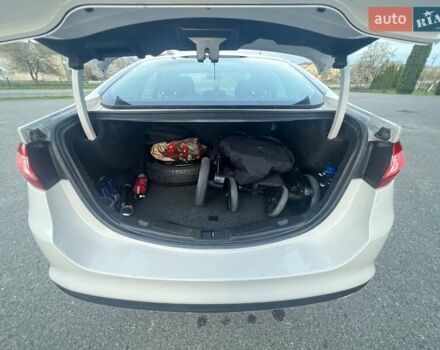 Білий Форд Фьюжен, об'ємом двигуна 2.5 л та пробігом 224 тис. км за 9200 $, фото 13 на Automoto.ua