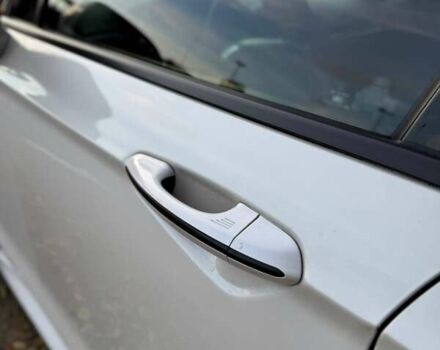 Білий Форд Фьюжен, об'ємом двигуна 2 л та пробігом 157 тис. км за 10999 $, фото 8 на Automoto.ua