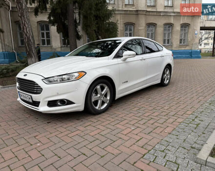 Белый Форд Фьюжн, объемом двигателя 2 л и пробегом 210 тыс. км за 9899 $, фото 3 на Automoto.ua