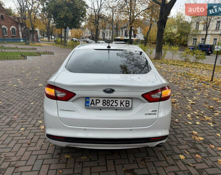 Білий Форд Фьюжен, об'ємом двигуна 2 л та пробігом 210 тис. км за 10699 $, фото 5 на Automoto.ua