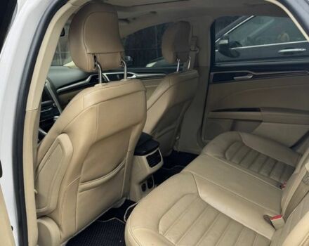 Белый Форд Фьюжн, объемом двигателя 2 л и пробегом 200 тыс. км за 10500 $, фото 3 на Automoto.ua