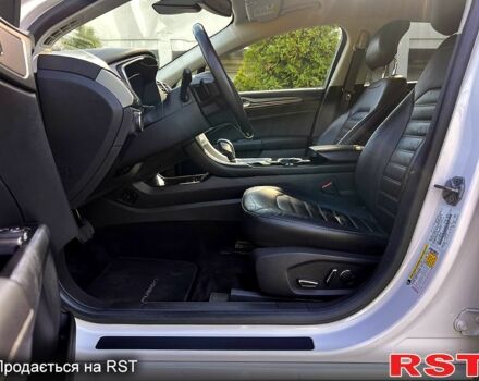 Форд Фьюжн 2013 в Киеве на Automoto.ua Белый Форд Фьюжн, объемом двигателя 2 л и пробегом 179 тыс. км за 10999 $, фото 6 на Automoto.ua