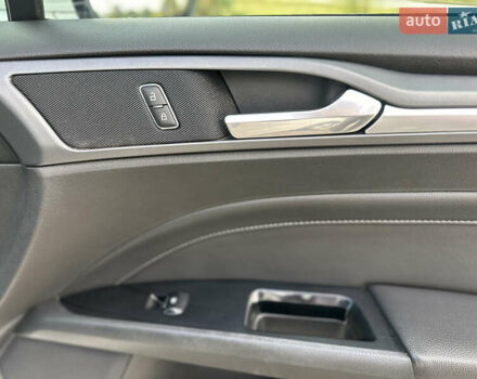 Белый Форд Фьюжн, объемом двигателя 2 л и пробегом 125 тыс. км за 9999 $, фото 37 на Automoto.ua