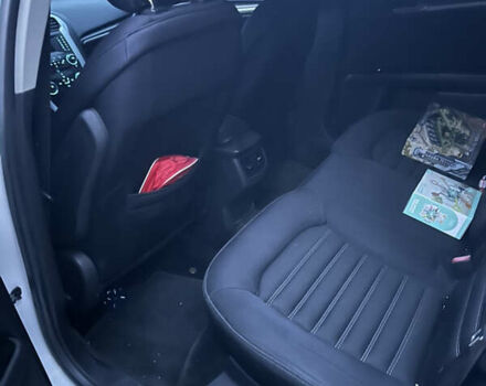 Форд Фьюжн 2013 в Ровно на Automoto.ua Белый Форд Фьюжн, объемом двигателя 1.6 л и пробегом 179 тыс. км за 8300 $, фото 3 на Automoto.ua