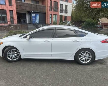 Форд Фьюжн 2013 в Киеве на Automoto.ua Белый Форд Фьюжн, объемом двигателя 2.49 л и пробегом 247 тыс. км за 9100 $, фото 2 на Automoto.ua