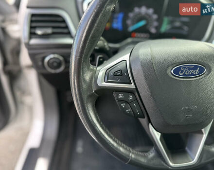 Белый Форд Фьюжн, объемом двигателя 2 л и пробегом 125 тыс. км за 9999 $, фото 12 на Automoto.ua