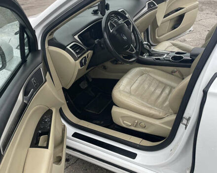 Белый Форд Фьюжн, объемом двигателя 1.6 л и пробегом 290 тыс. км за 8500 $, фото 10 на Automoto.ua