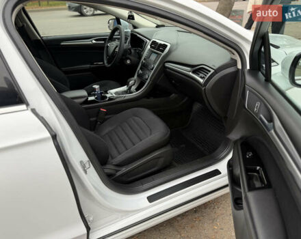 Белый Форд Фьюжн, объемом двигателя 2 л и пробегом 210 тыс. км за 9899 $, фото 14 на Automoto.ua