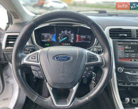 Белый Форд Фьюжн, объемом двигателя 2 л и пробегом 170 тыс. км за 10950 $, фото 8 на Automoto.ua