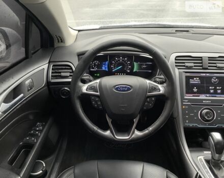 Белый Форд Фьюжн, объемом двигателя 2 л и пробегом 255 тыс. км за 10000 $, фото 6 на Automoto.ua