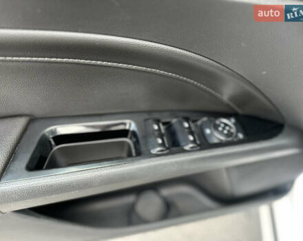 Белый Форд Фьюжн, объемом двигателя 2 л и пробегом 125 тыс. км за 9999 $, фото 10 на Automoto.ua