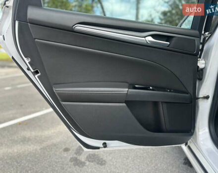 Белый Форд Фьюжн, объемом двигателя 2 л и пробегом 125 тыс. км за 9999 $, фото 24 на Automoto.ua