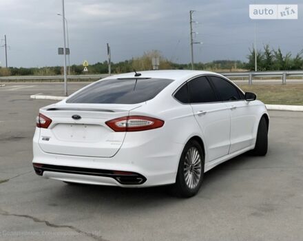 Белый Форд Фьюжн, объемом двигателя 2 л и пробегом 255 тыс. км за 10000 $, фото 4 на Automoto.ua